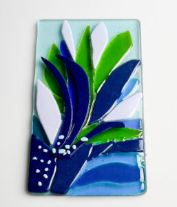 Read more about the article Plants on Glass Plate Fused Glass