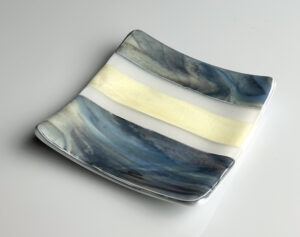 Read more about the article Gray Marble Plate Fused Glass